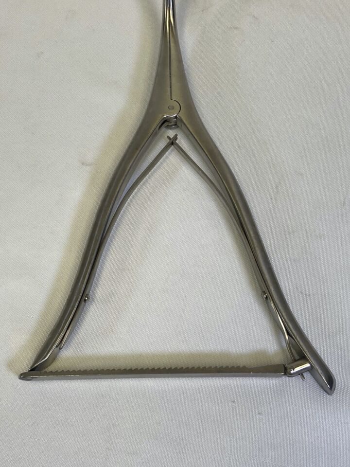 KOROS Custom 11" Surgical Lamina Spreader w/ Teeth Ratchet — photo 7