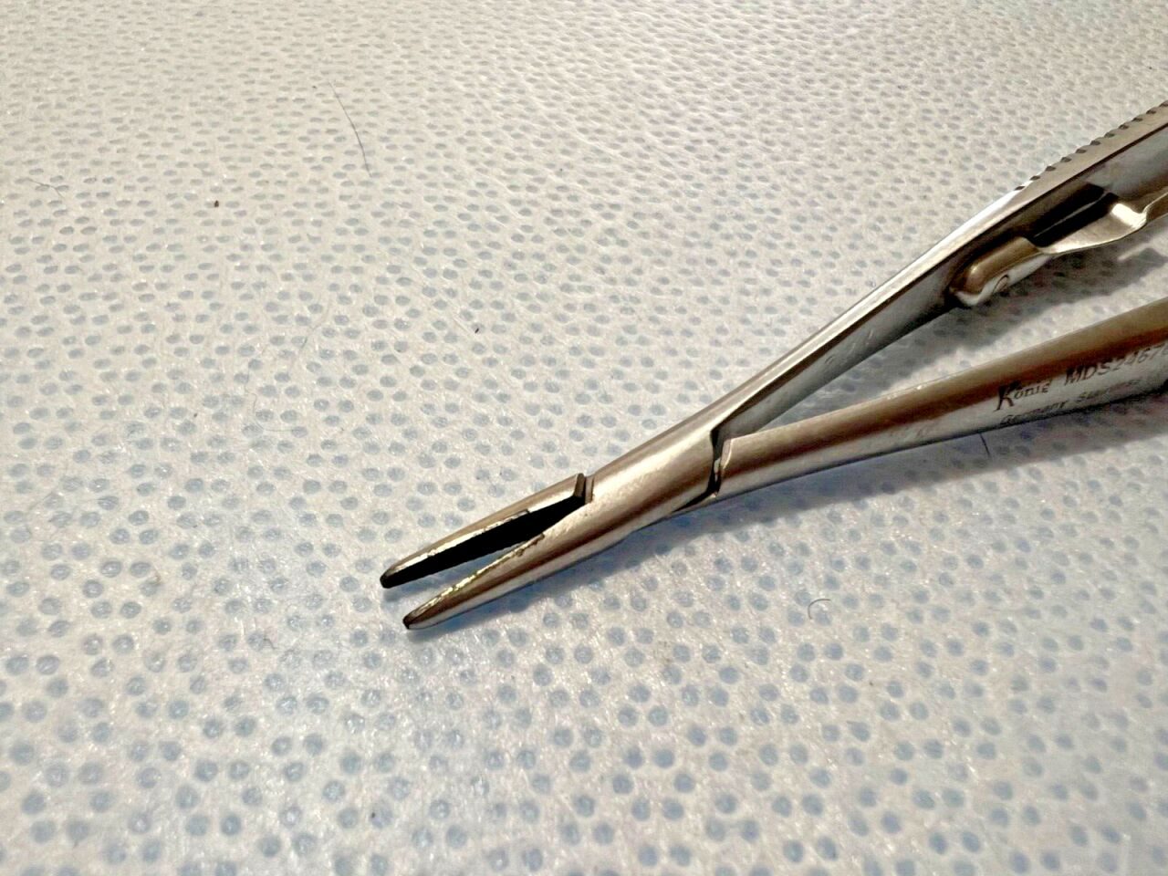 KONIG INSTRUMENTS MDS 2467614 Castroviejo Needle Holder — photo 3