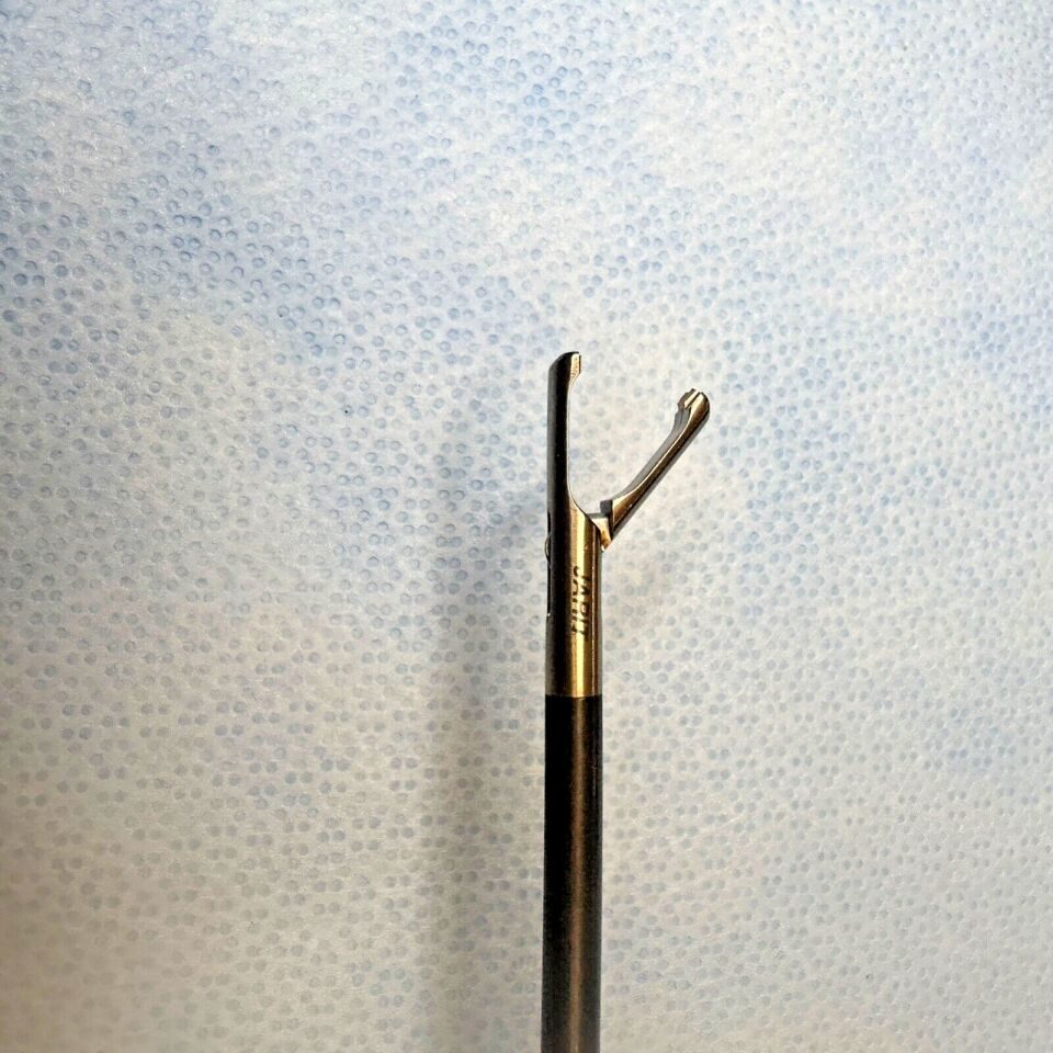 JARIT 600-137 Claw 5mm x 32cm Spring Loaded Grasping Forceps — photo 4