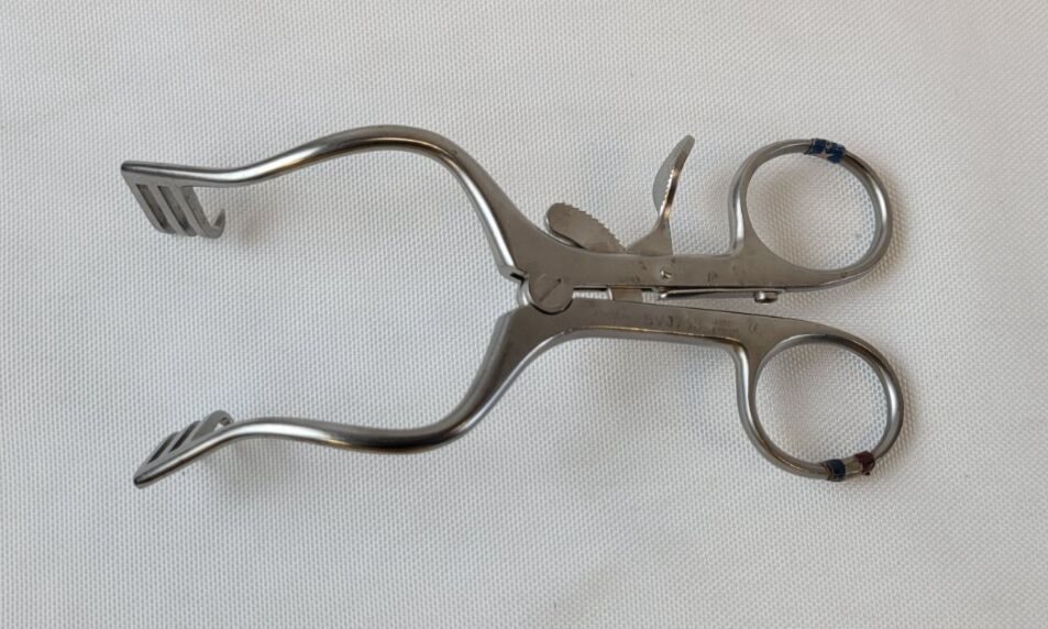 AESCULAP BV076R Wullstein Retractor, Self-Retaining, 3x3 Sharp Prongs, 5" — photo 2