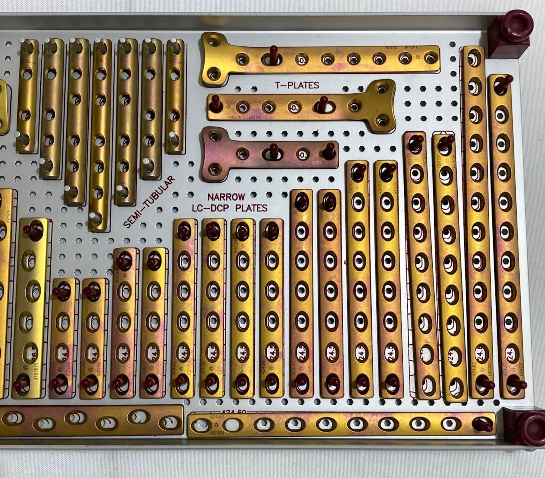 SYNTHES  Titanium LC-DCP Large Fragment Plate Set — photo 3