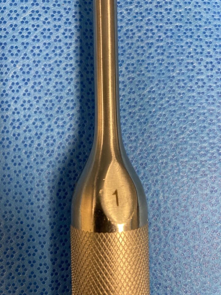 ACROMED Size 1 Push Curette Spinal Reverse Angle Spinal Curette — photo 2
