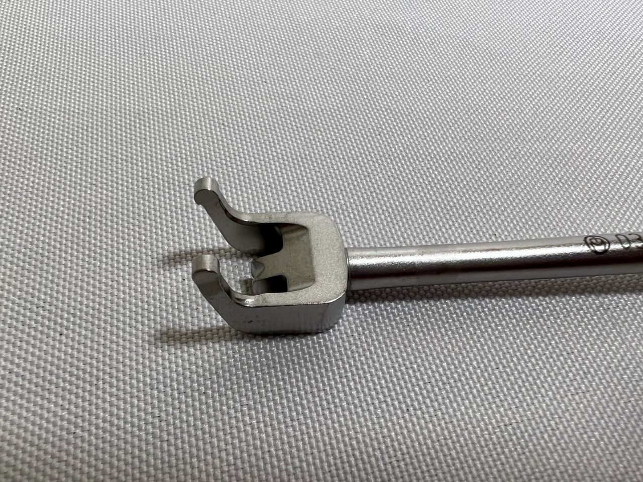 SYNTHES 4.0mm 03.615.016  Rocker Fork — photo 3