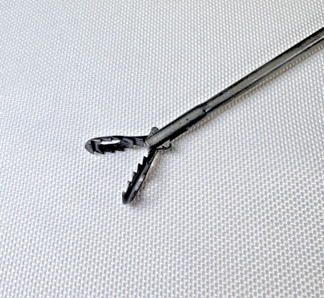 KARL STORZ 8662G Laryngoforce 11x7mm Oval Bite 10" 22CM Grasping Forceps — photo 4