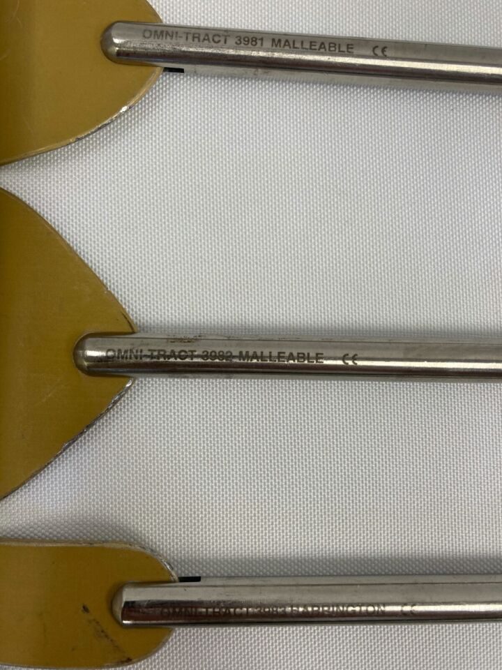 VARIOUS  Omni-Tract Swivel Aluminum Radiolucent Retractor Blades w/ Case — photo 3