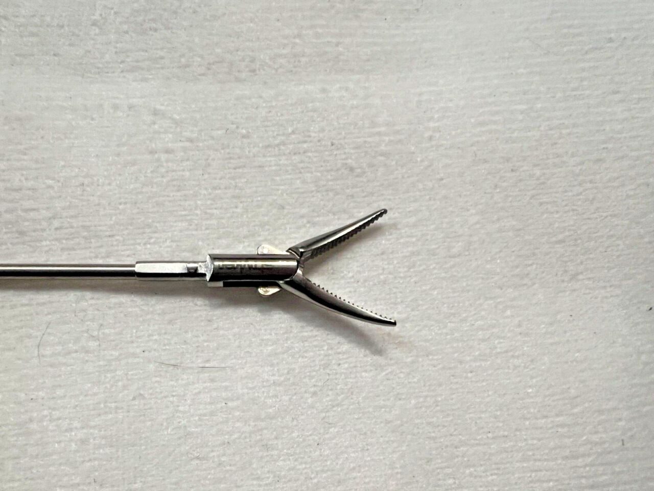 STRYKER 250-080-578 Maryland Dissector 5mm X 45cm Double Action Laparoscopy — photo 3