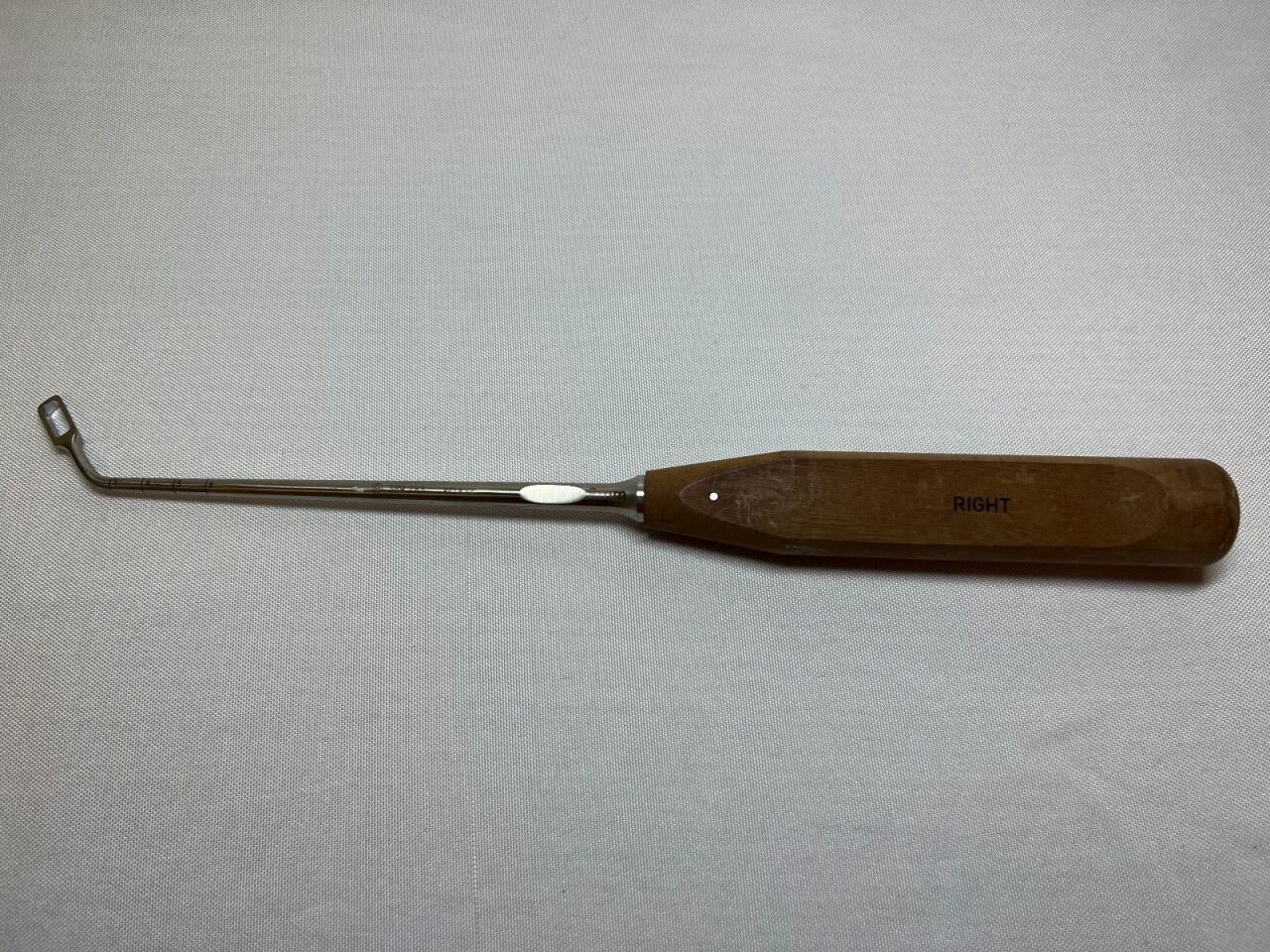 SYNTHES 389.283 Angled T-PLIF Rectangular Curette 8mm — photo 5