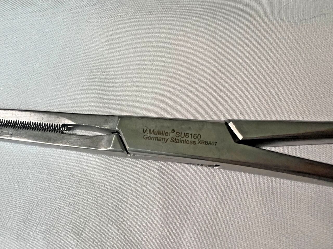 V. MUELLER SU6160 Carter-Glassman Resection Clamp 4" Straight Jaw x 11-1/4" L — photo 3