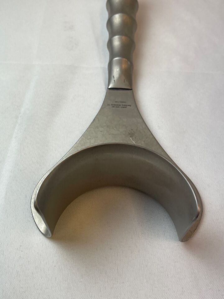 INTEGRA 500-197 DeLee Universal Retractor L: 9.5" 2 1/8" x 3" Deep Blade — photo 3
