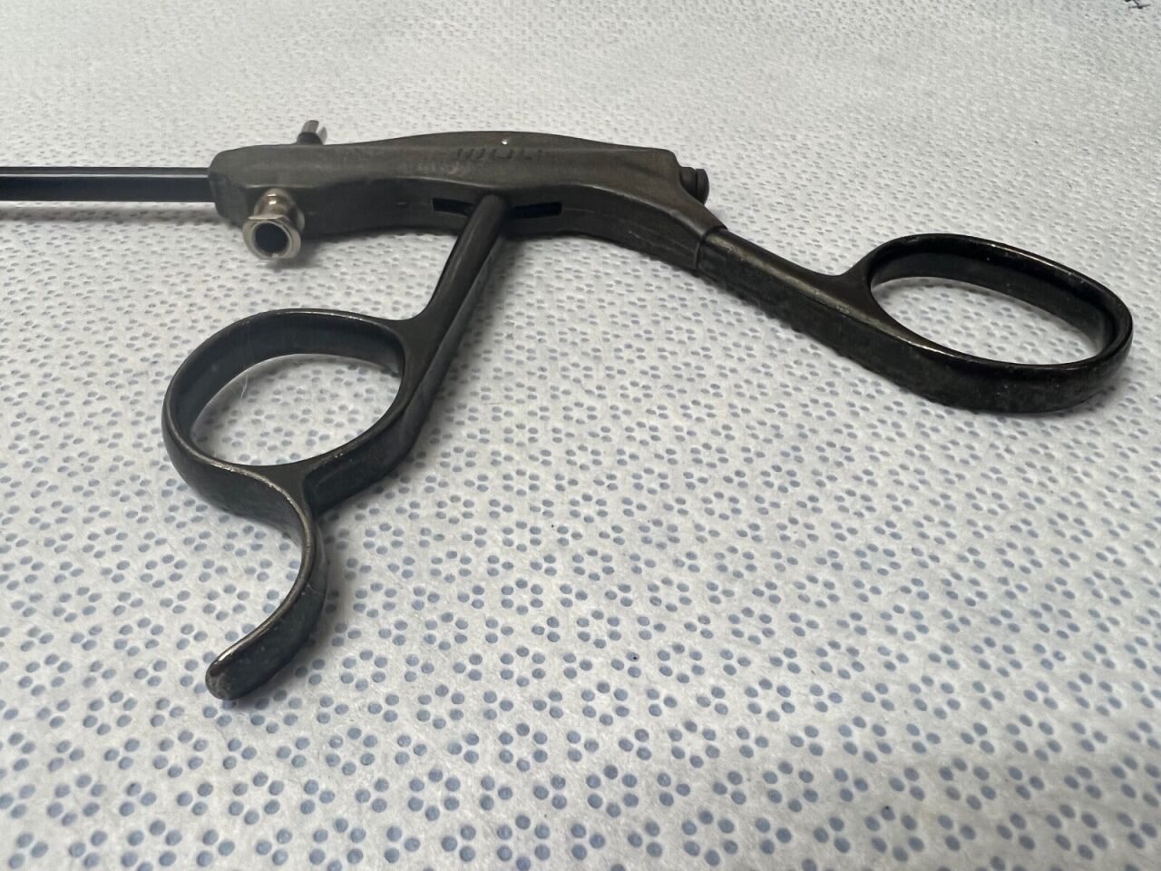 R. WOLF 8384.101 Laparoscopic 5mm Double Action Pin Spoon Jaw Biopsy Forceps — photo 2
