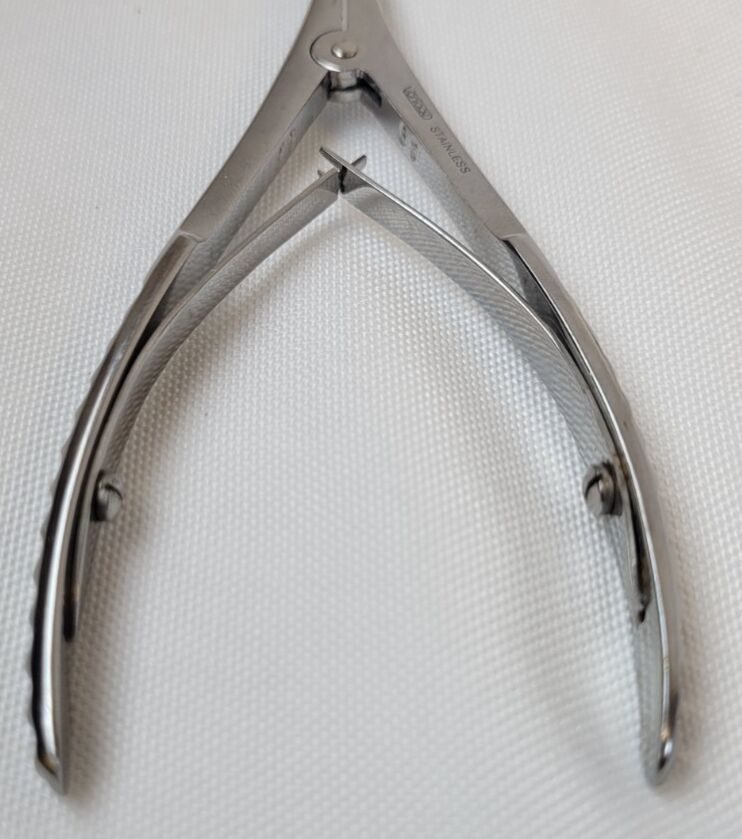 VANTAGE  Vienna Nasal Speculum, Medium, 1-1/8" Blade Length — photo 6