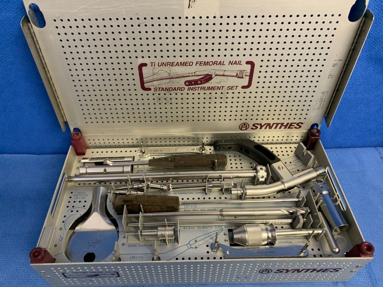 SYNTHES Various TI Unreamed Femoral Nail Standard Instrument Set — photo 9