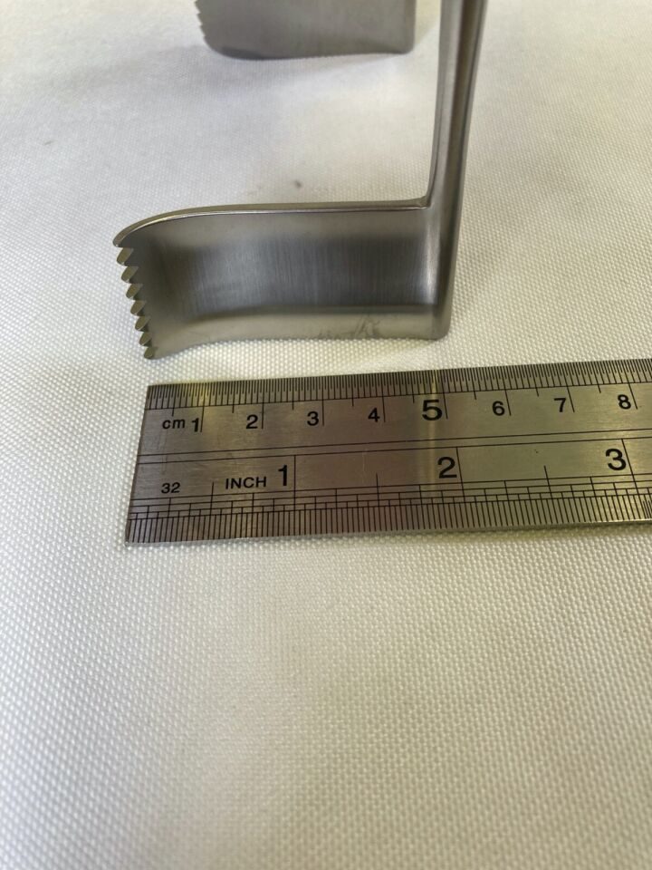AESCULAP MF066R Meyerding Retractor 25mm x 51mm Blades Self Retaining — photo 5