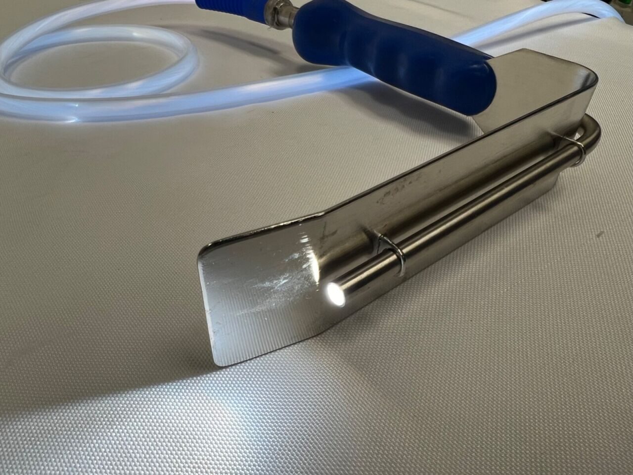VITALCOR Various AFI Britetrac Lighted Retractors w/ Fiber Optic Cables   Tray — photo 10