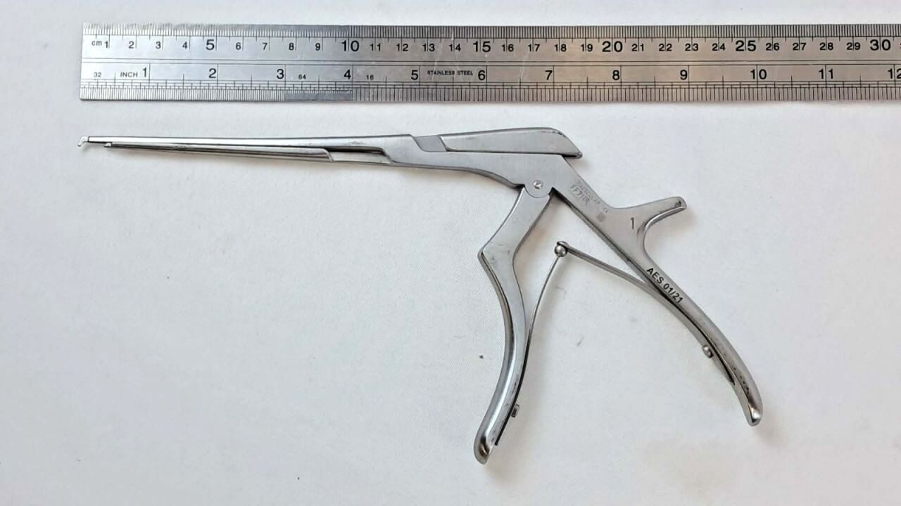 AESCULAP FF711R Kerrison Bone Punch Rongeur 1mm Down-Bite 7" 180mm — photo 5