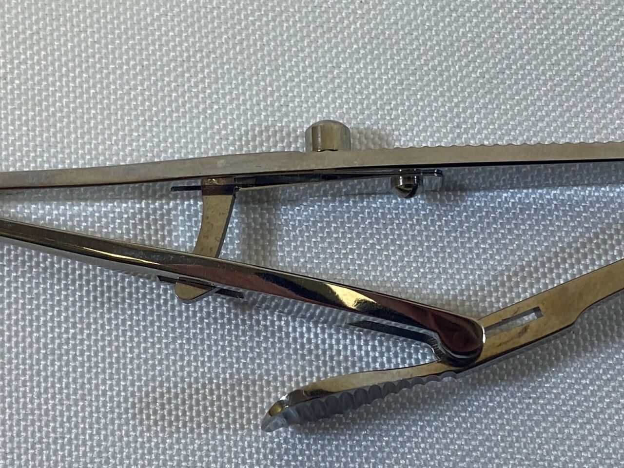 4100 9mm Jaws Straight Cross-Serrated 136mm Kalt Needle Holder 9mm Straight Cross-Serrated Jaws — photo 3