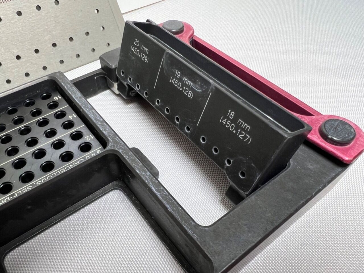 SYNTHES (EMPTY) CSLP Cervical Spine Locking Plate Module For Screws — photo 3