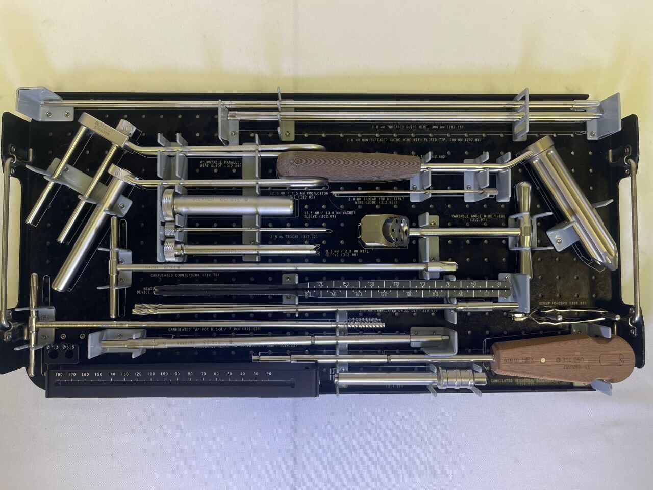 SYNTHES Various 6.5mm 7.3mm Combined Cannulated Screw System — photo 7