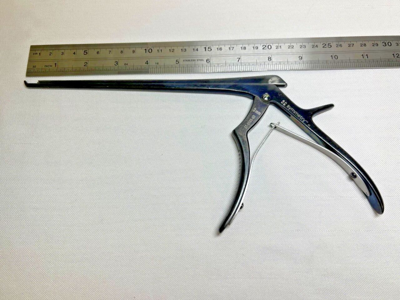 SYMMETRY 57-0693-BD Micro Kerrison Rongeur 3mm x 40deg Up x 8" w/ Ejector — photo 6