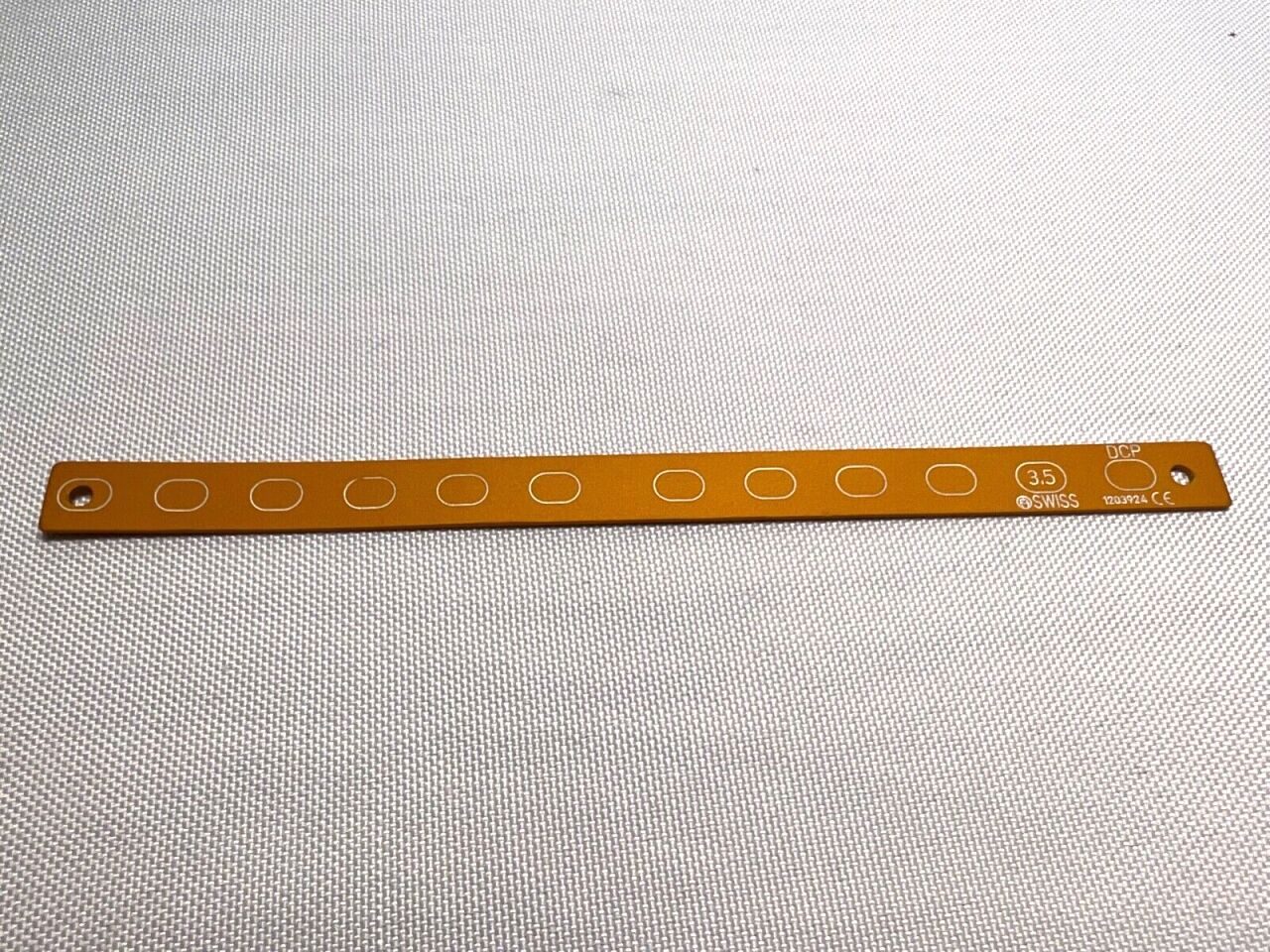SYNTHES 329.82 Bending Template 12H For 3.5mm