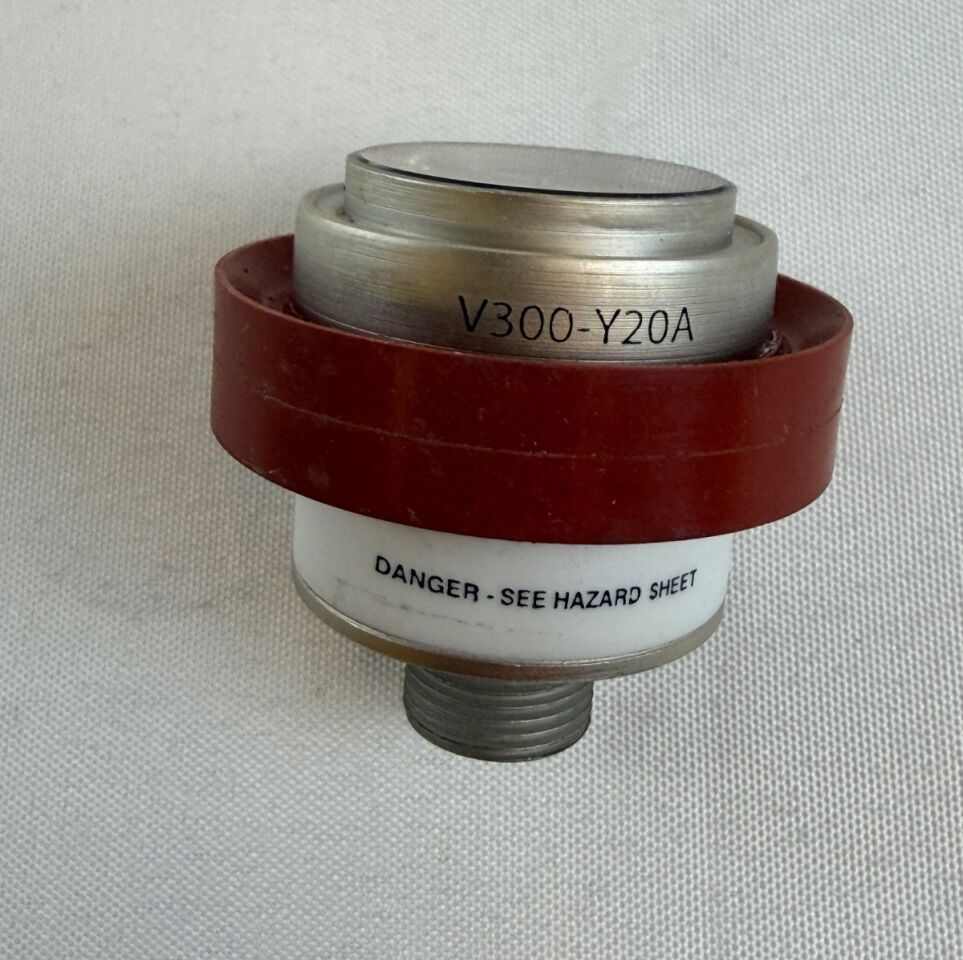 EXCELITAS Cermax V300-Y20A 300W Xenon Medical Bulbs — photo 2