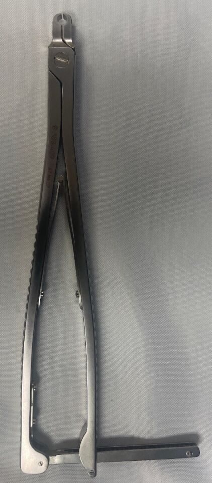 SYNTHES 388.409 6mm Holding Forceps w/ Narrow Jaws US125 Orthopedic Neurology — photo 3
