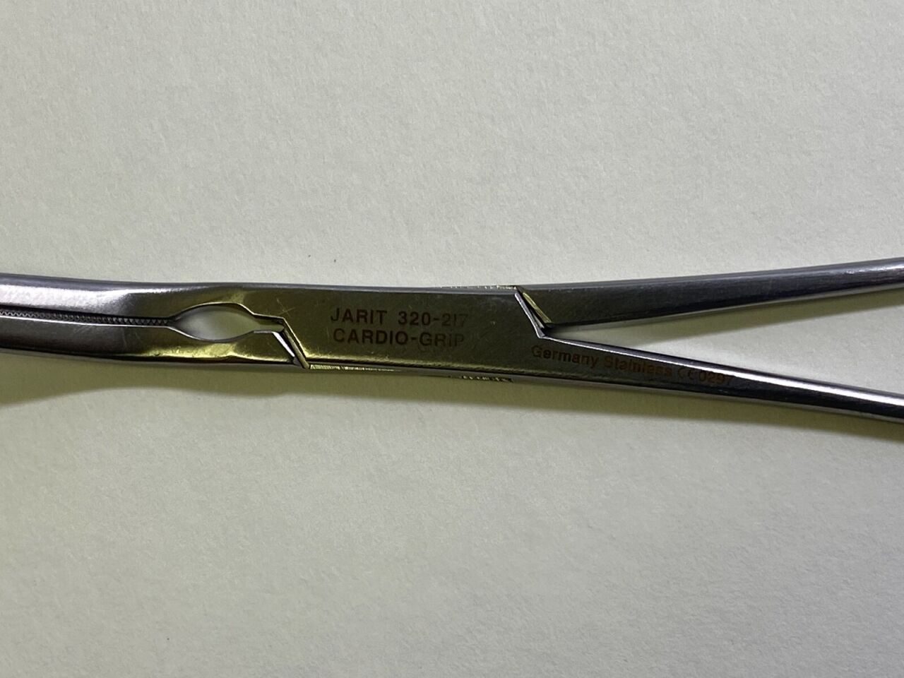 JARIT 320-217 Leland Jones Peripheral Vascular Clamp 30deg 190mm — photo 2