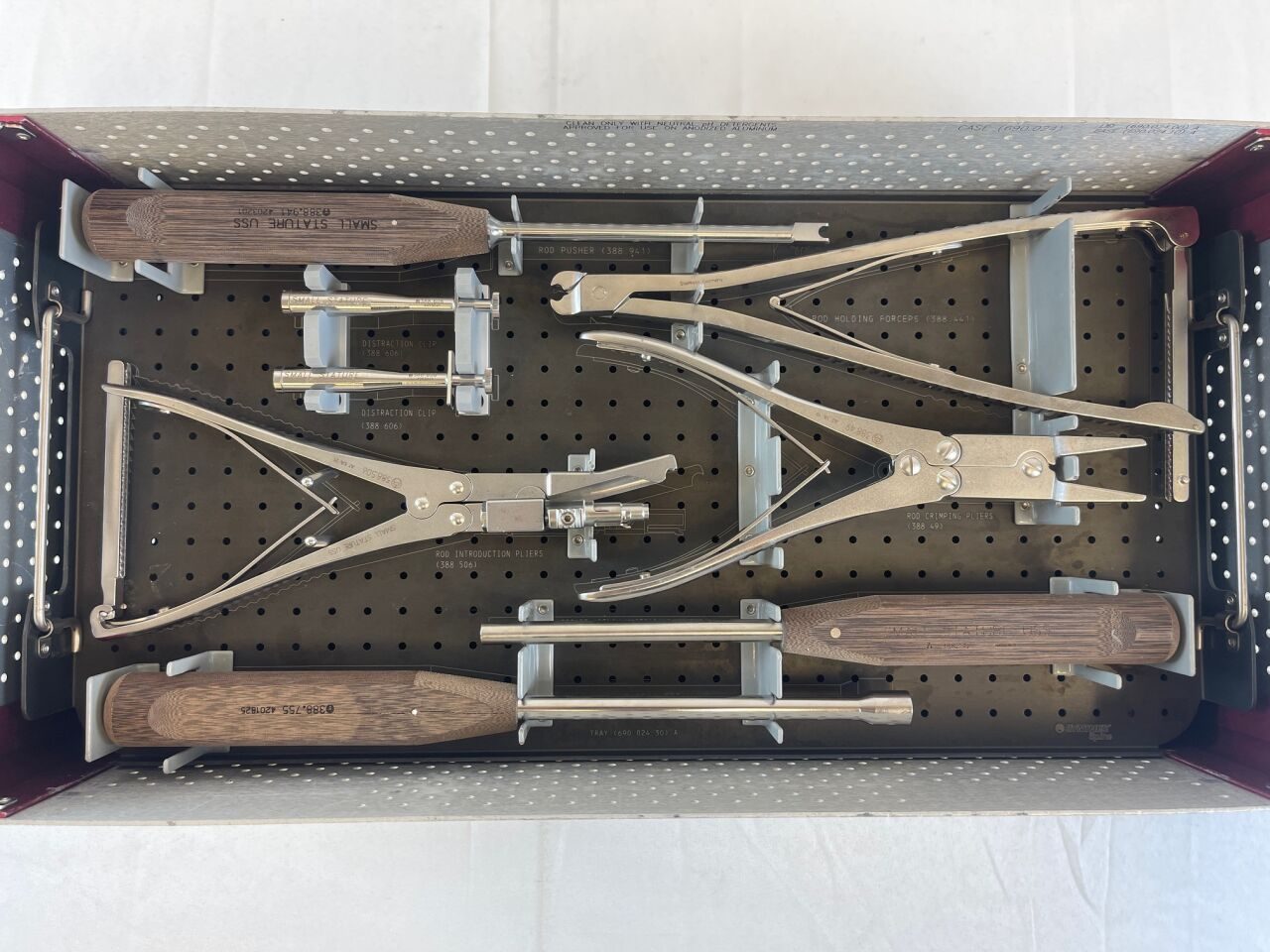 SYNTHES  Small Stature USS Rod Instruments Set — photo 3