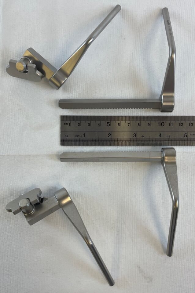 BOSS INSTRUMENTS 73-2587 & 73-2588 CVB Distractors Left & Right 100mm Rack x 70mm Max Opening — photo 5