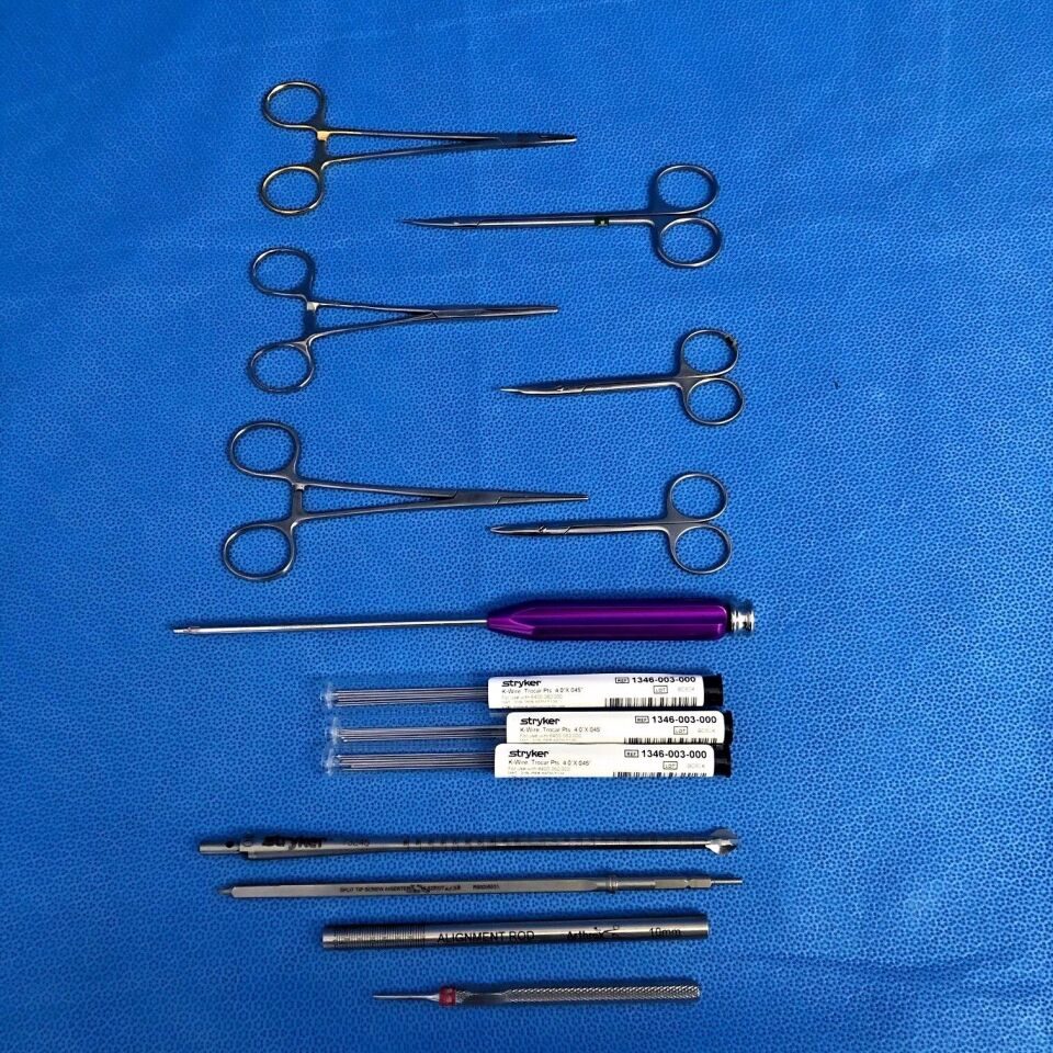 Arthrex Stryker Arthroscopic Instrument Set w/ Case — photo 1