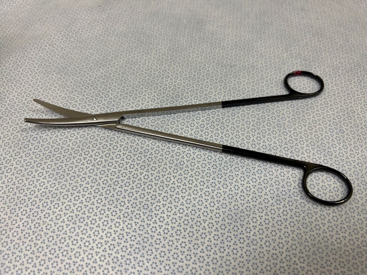 PILLING WECK 463915 Ultimate Cut Metzenbaum Scissors 9" Curved, 1 Serrated Blade — photo 2