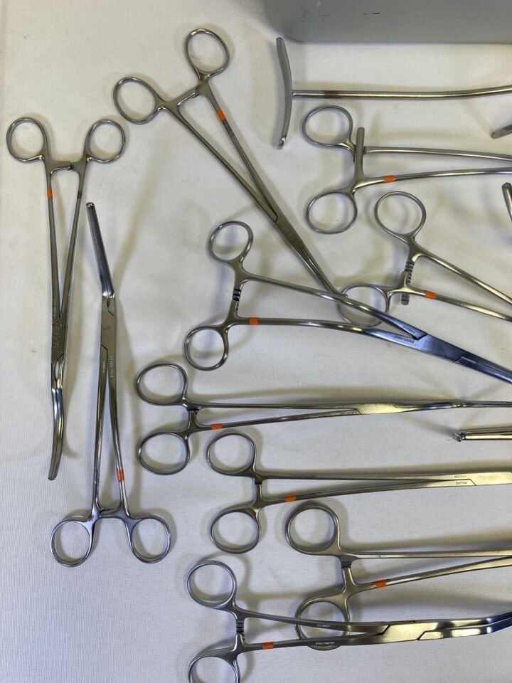 PILLING WECK Various 21 Piece Large Vascular Instrument Set w/ Case — photo 3