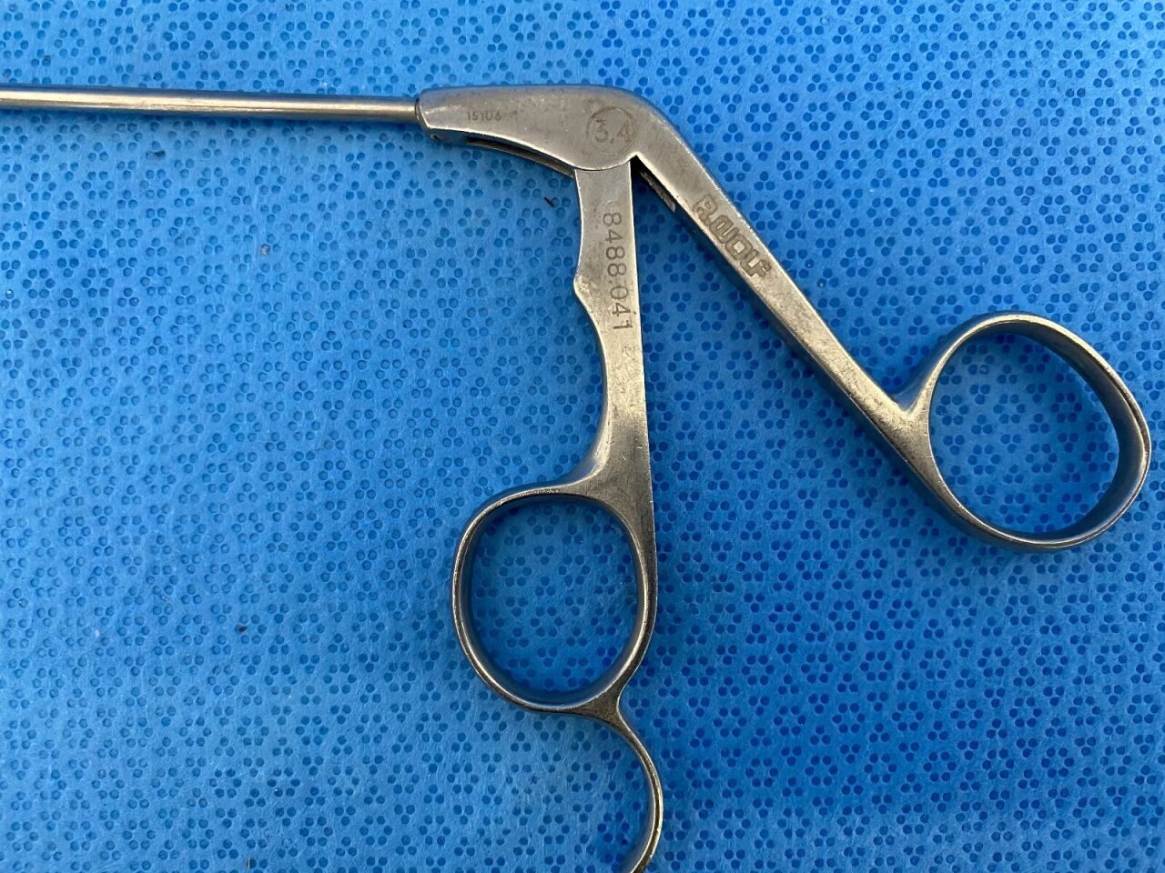 R. WOLF 8488.041 Arthroscopic Curved Left Scissor 3.4mm — photo 2