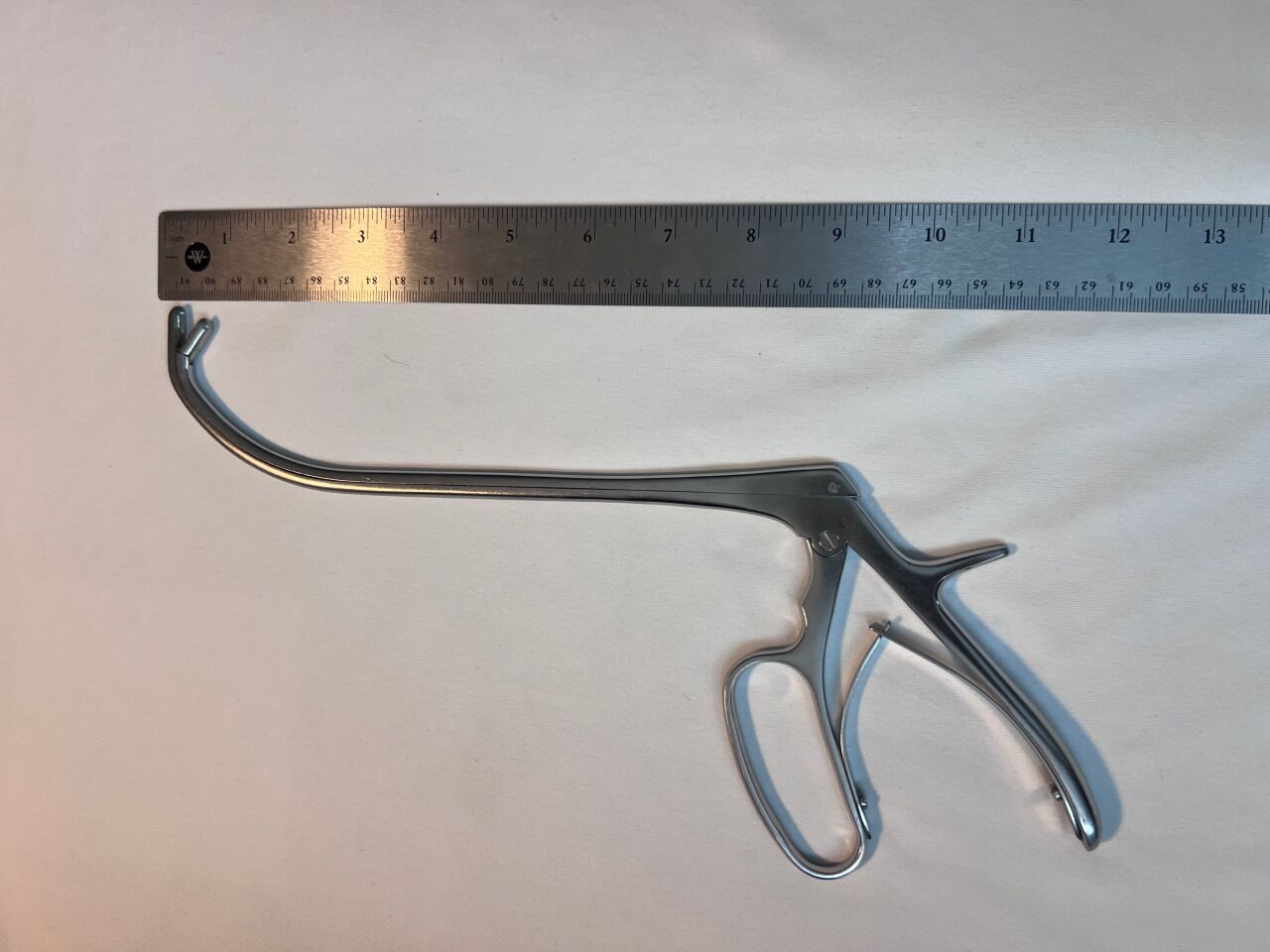 SYNTHES 389.848 T-PLIF Pituitary Rongeur 6mm Upward Opening Punch — photo 2
