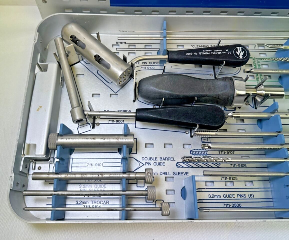 SMITH & NEPHEW 7119112 7.0mm Cannulated Screw Set Instrument Tray — photo 3