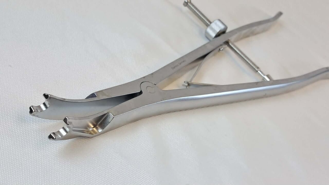SYNTHES 388.41 Universal Spine Curved Distractor — photo 3