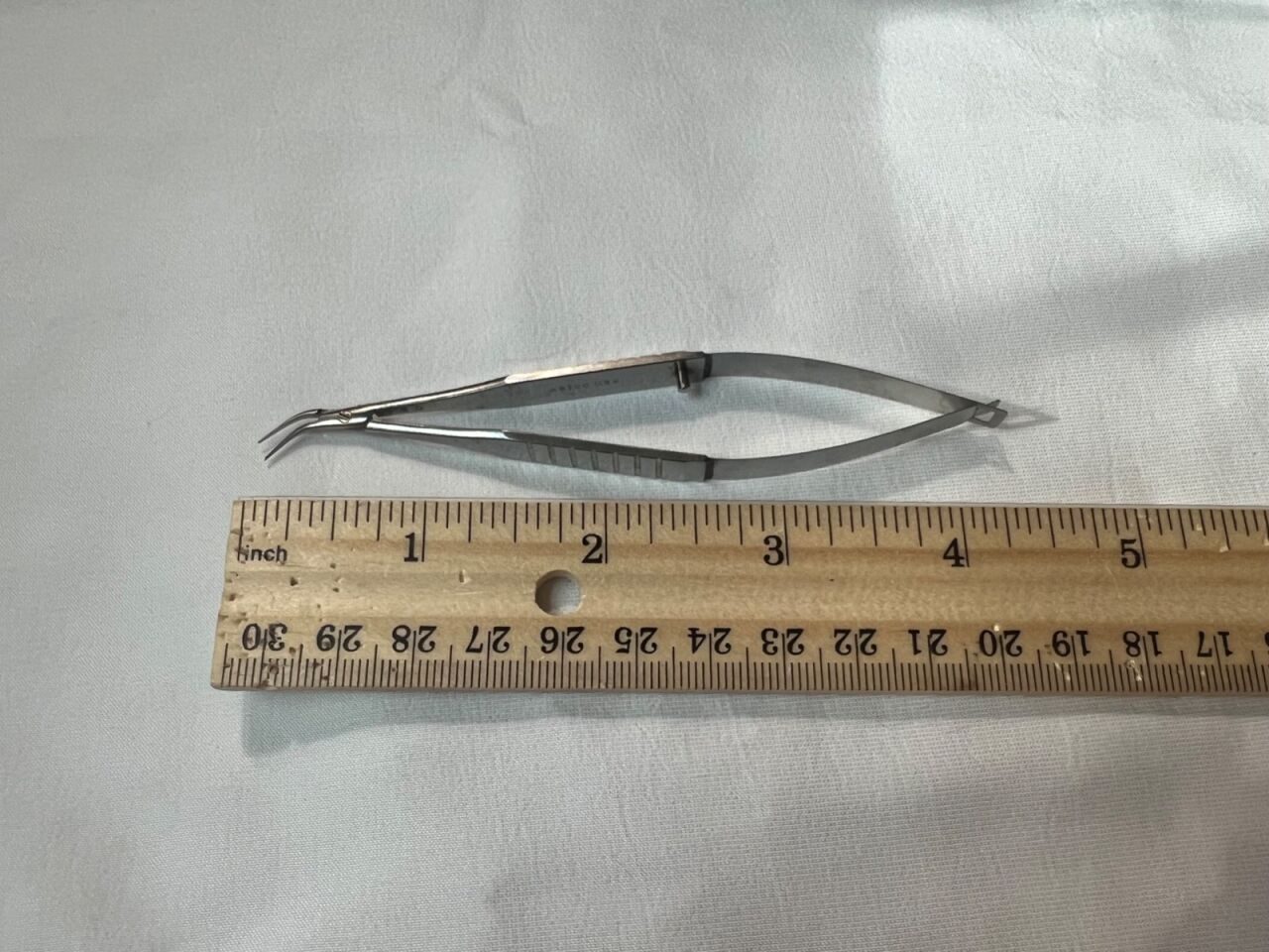 ASICO AE-4211 Laydes Lens Holding Forceps 10mm Angle-Tip X 45deg Jaws X 4-1/4" L — photo 5