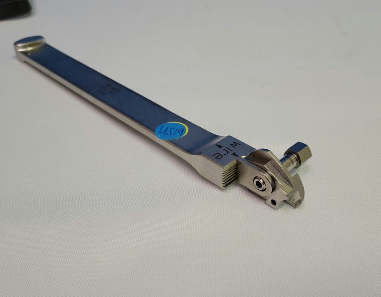 SYNTHES 332.16 Inserter/Extractor Adjustable Clamps — photo 3