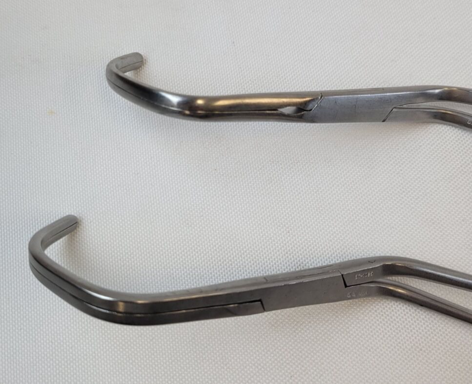 CODMAN 37-1025 1x2 Teeth 7-3/4" Set of 2 Lambert-Kay Classic Aorta Clamp — photo 2