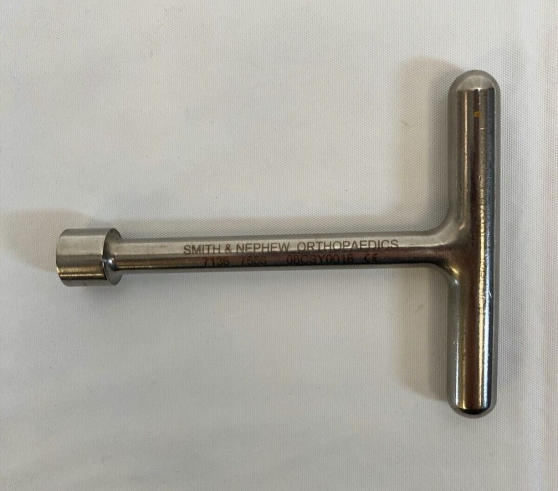 SMITH & NEPHEW 7136-7556 T-Handle Wrench for Femoral Removal Tray — photo 1