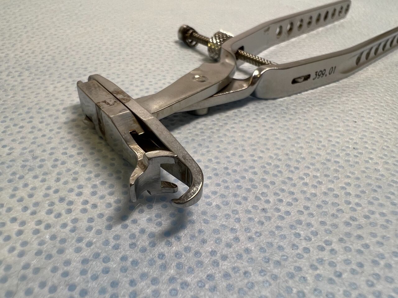 SYNTHES 399.01  Reduction Forceps — photo 3