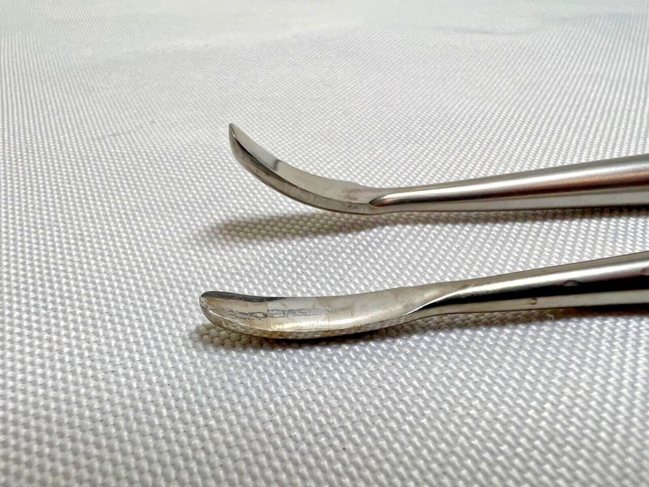CODMAN 65-1121 Sharp & Slight Curved Periosteal Elevators Lot of 2 — photo 2