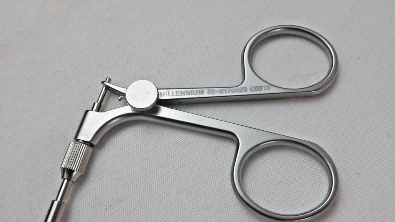MILLENNIUM SURGICAL 72-3170023 Flexible Grasping Forceps 7Fr x 40cm — photo 2