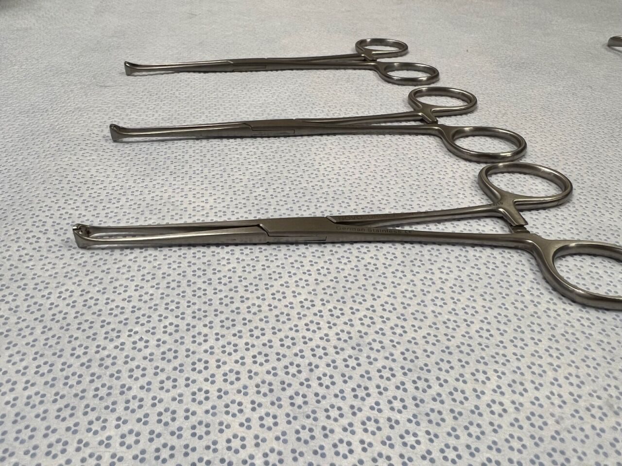 NOVO SURGICAL G6113-27 Surgical Allis Tissue Forceps 5 x 6 Teeth Set of 3 — photo 2