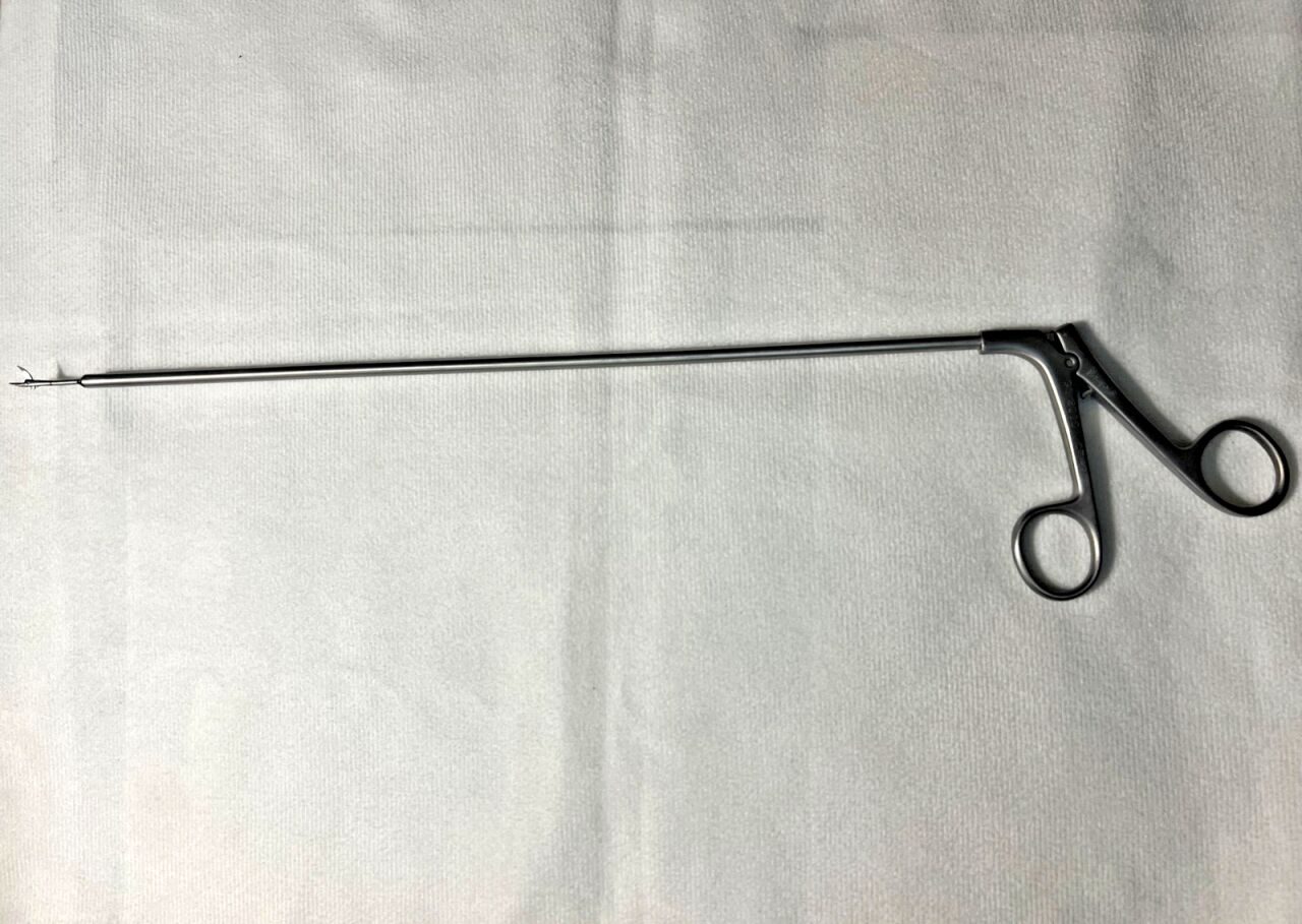 SOLOS ENDOSCOPY GS2000 Micro Curved Left Sharp Scissors 5mm X 32cm — photo 1