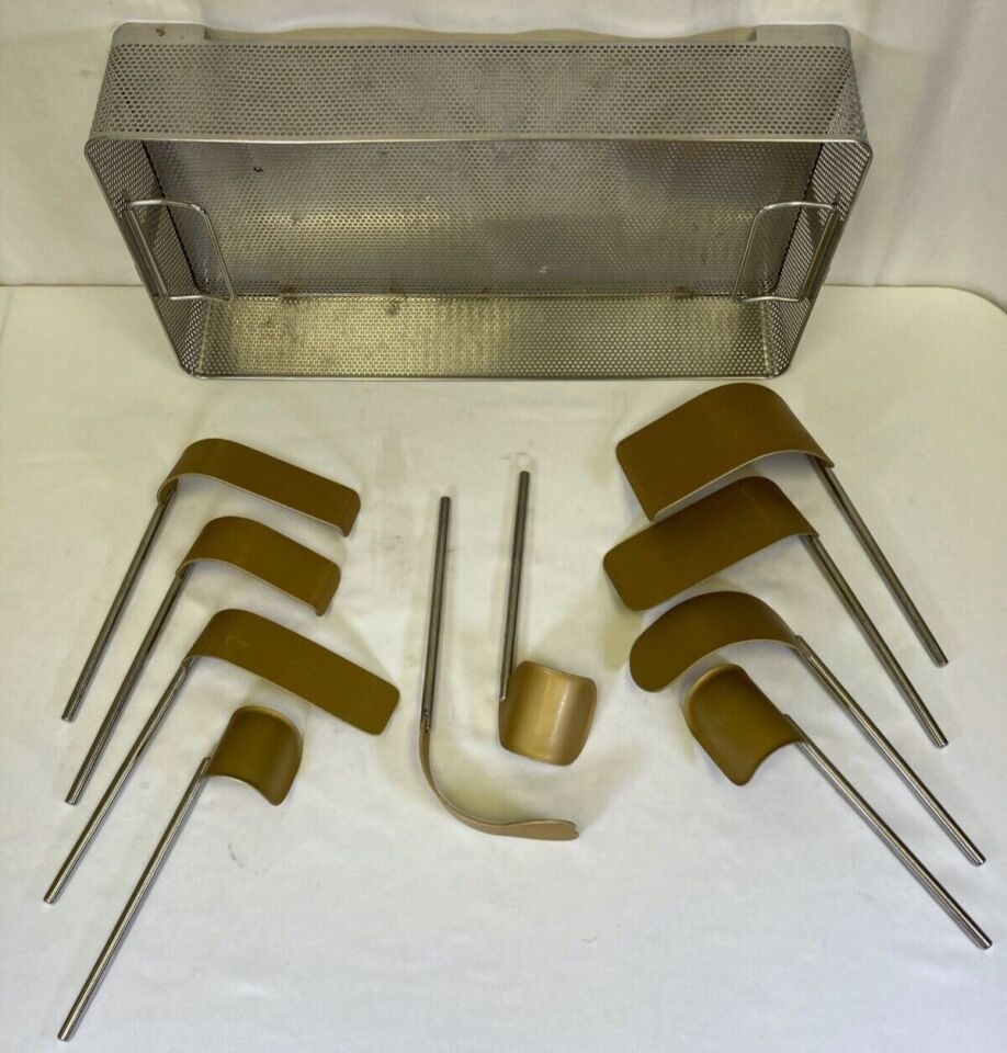 VARIOUS  Omni-Tract Swivel Aluminum Radiolucent Retractor Blades w/ Case