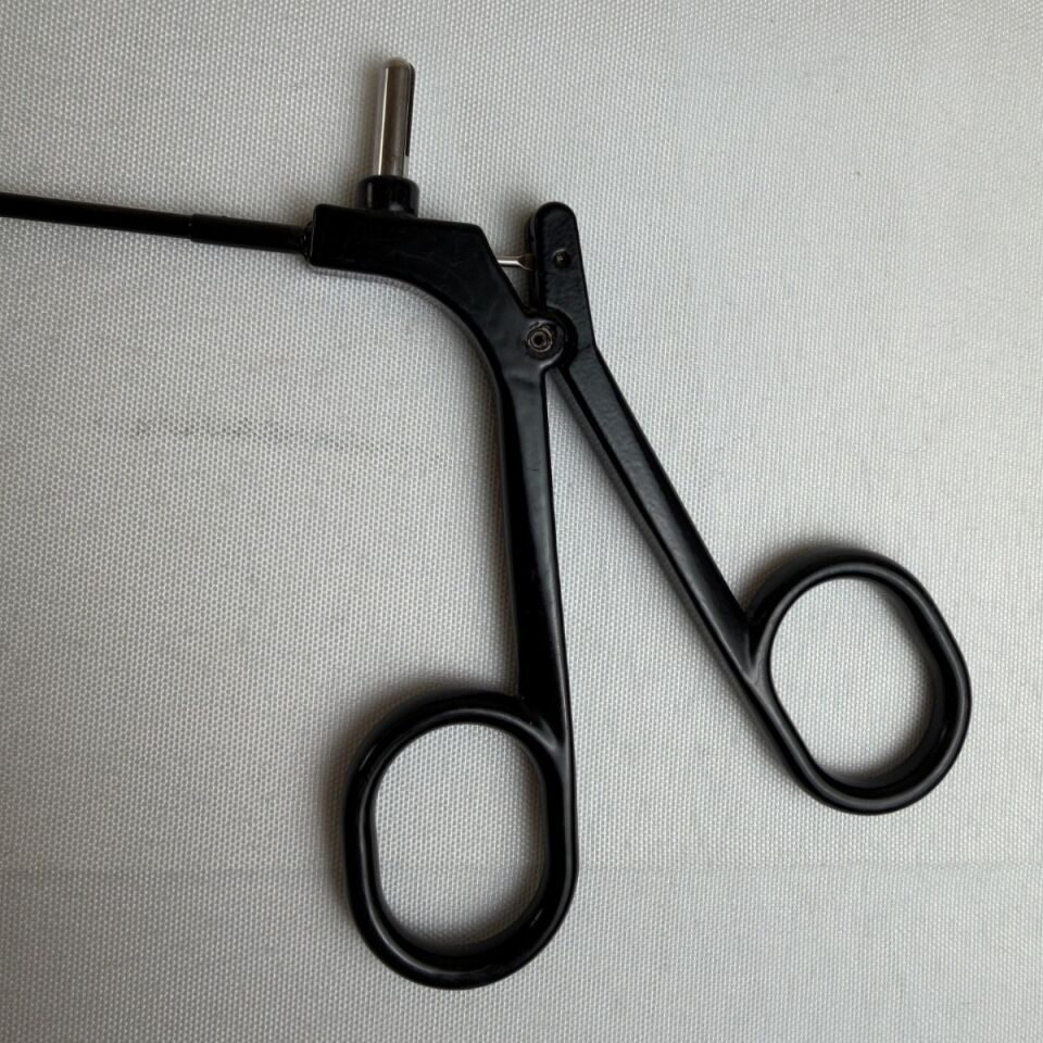 3mm x 44cm Insulated D/A Peanut Grasping Forcep OBGYN Urology Monopolar Peanut Grasping Forcep — photo 2