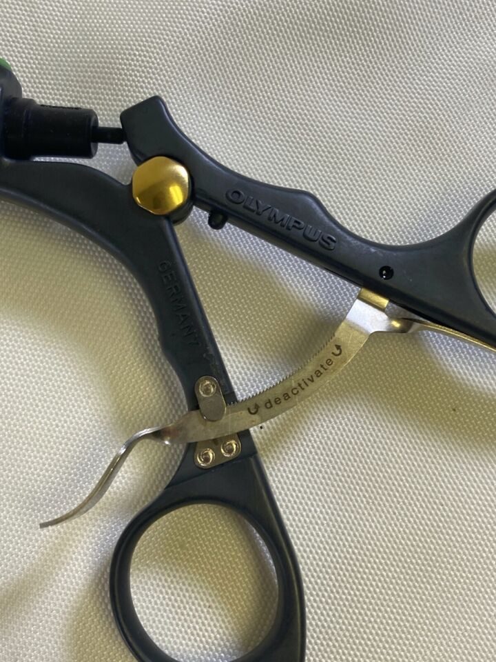 OLYMPUS A6998 Ratcheting Rotating Laparoscopic Alligator Grasper 5mm x 36cm — photo 2