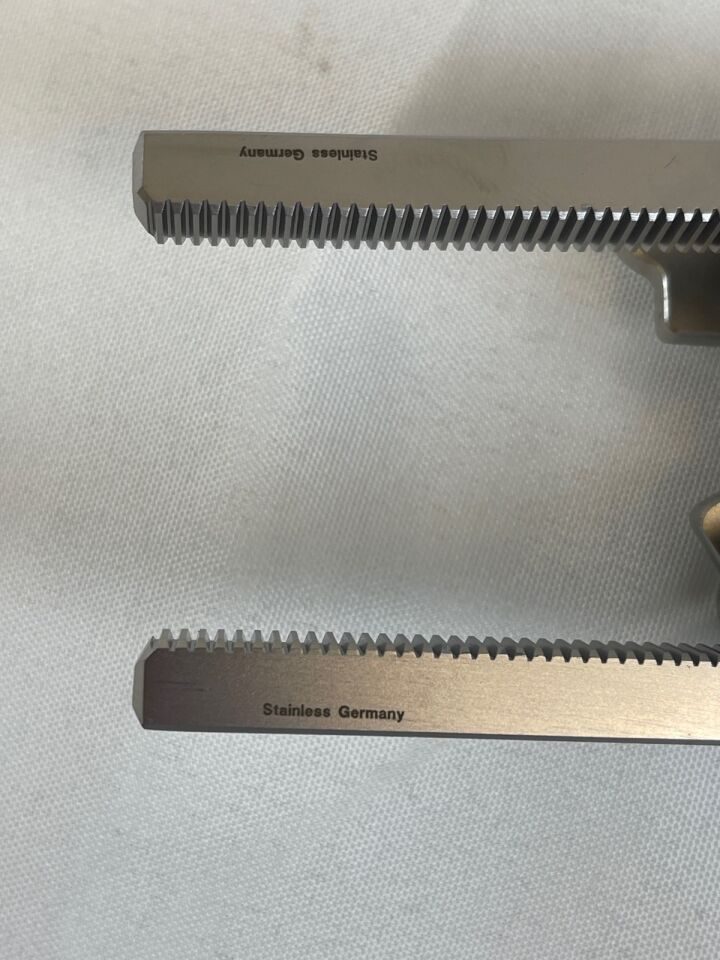 BOSS INSTRUMENTS 73-2587 & 73-258  CVB Distractors Left & Right 100mm Rack x 70mm Max Opening — photo 5
