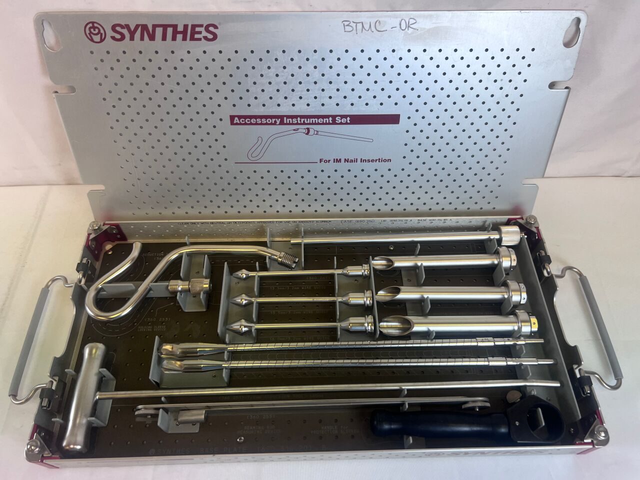 SYNTHES Various Accessory Instrument Set For IM Nail Insertion — photo 1